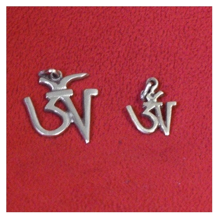 Colgante om tibetano metal