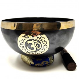 Cuenco "Om" oscuro 19-20 cms. 1000-1200 grs.