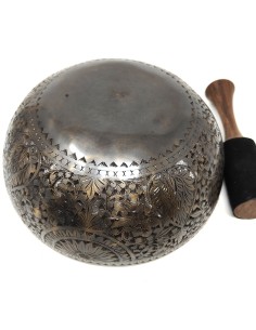 Cuenco Jhumka grabado especial. 23 cm 1.426 gr.