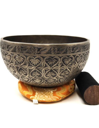 Cuenco Jhumka grabado especial. 19 cm 1.131 gr.