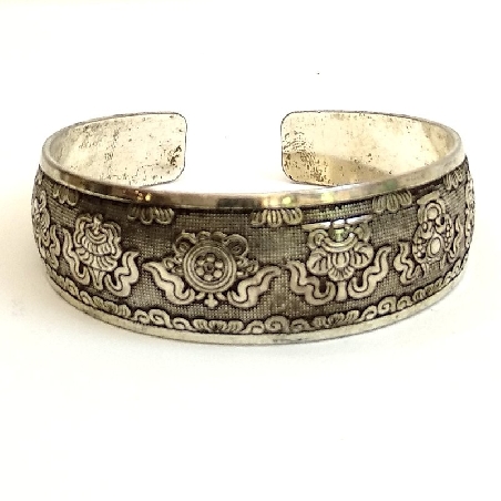 Brazalete metal signos auspiciosos